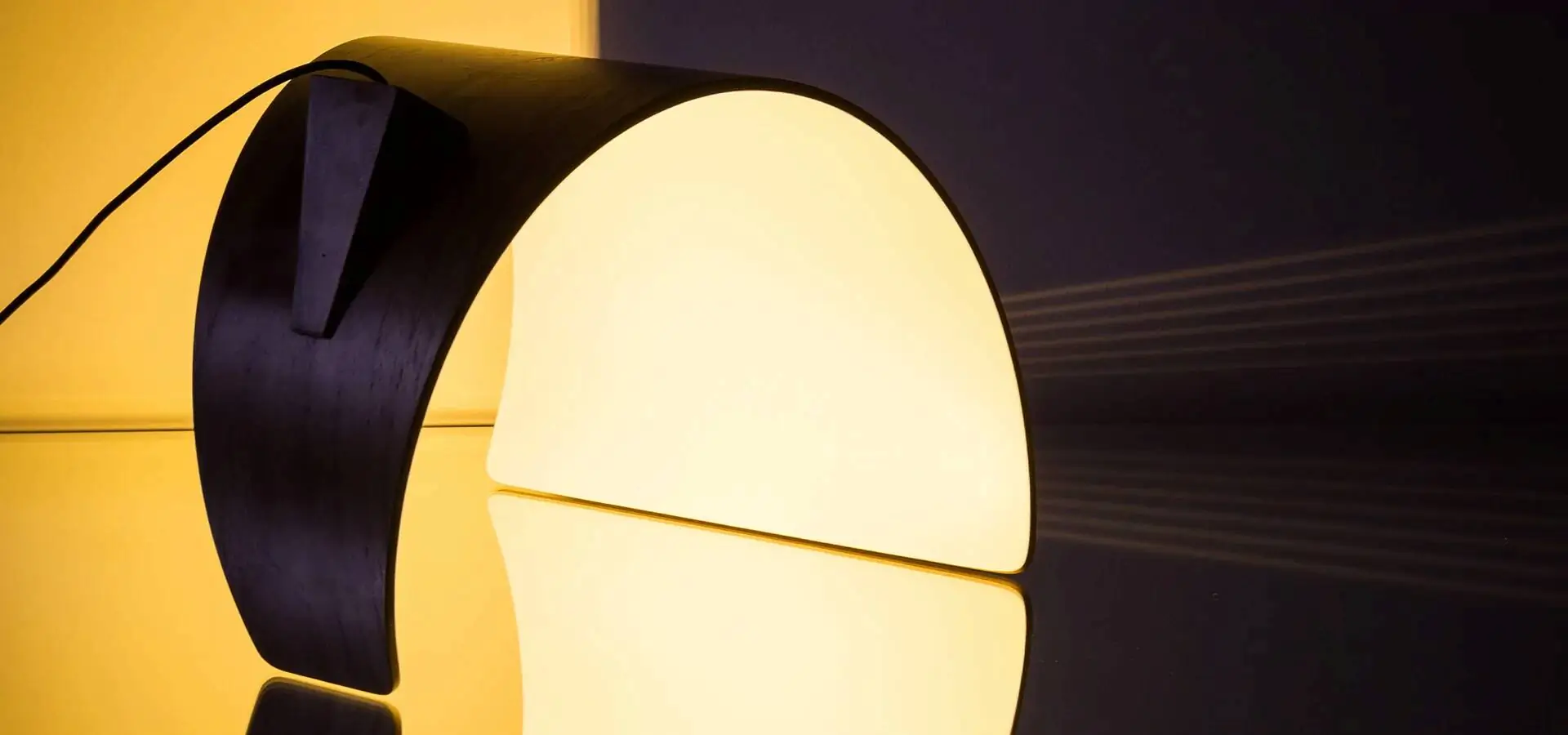 VIPER ambient desk lamp - Wood Line Design Studio