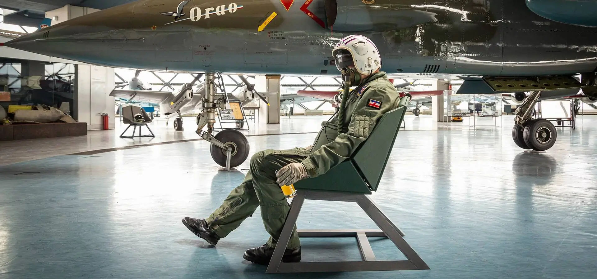 NEO modern armchair - Wood Line Design Studio